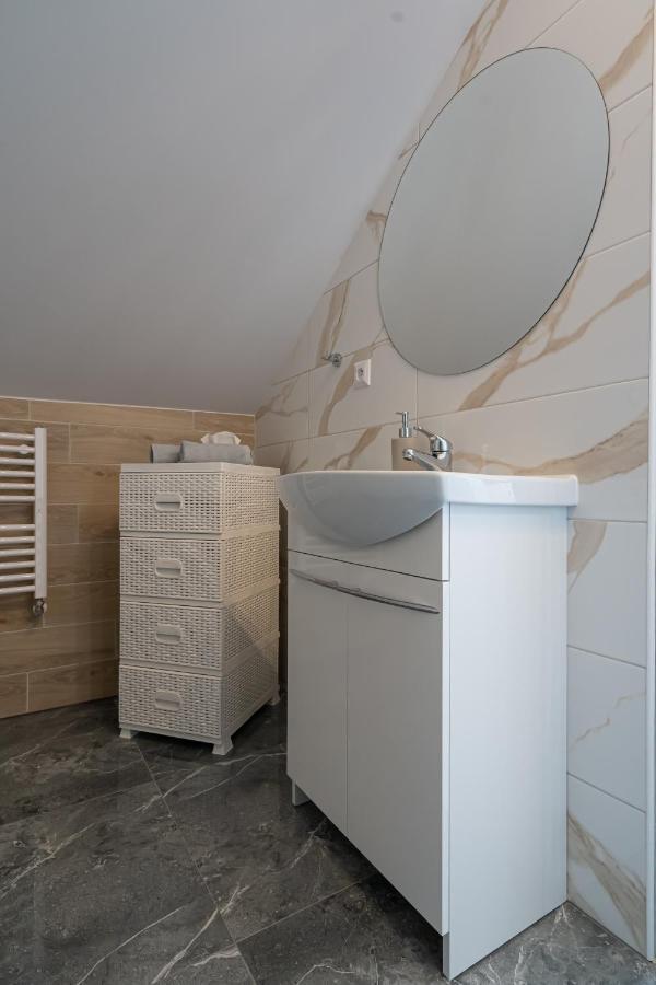 City Center Apartments Lofty Z Klimatyzacja เอากุสตูฟ ภายนอก รูปภาพ